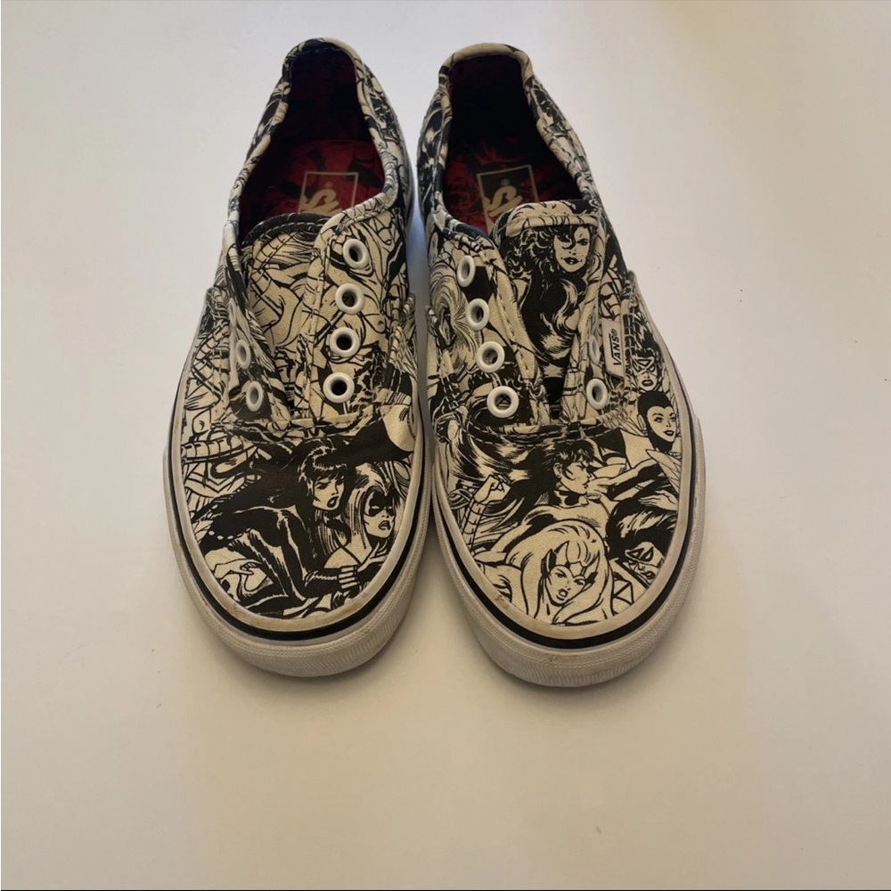 Disney Marvel Vans Sz 3.5 men’s, 5 woman’s